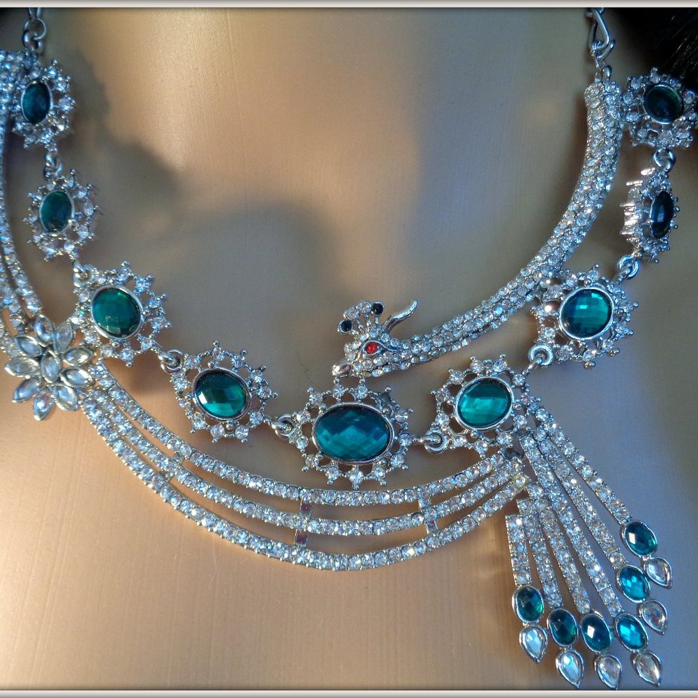 STUNNING HANDMADE LADYS NECKLACE EARRING SET